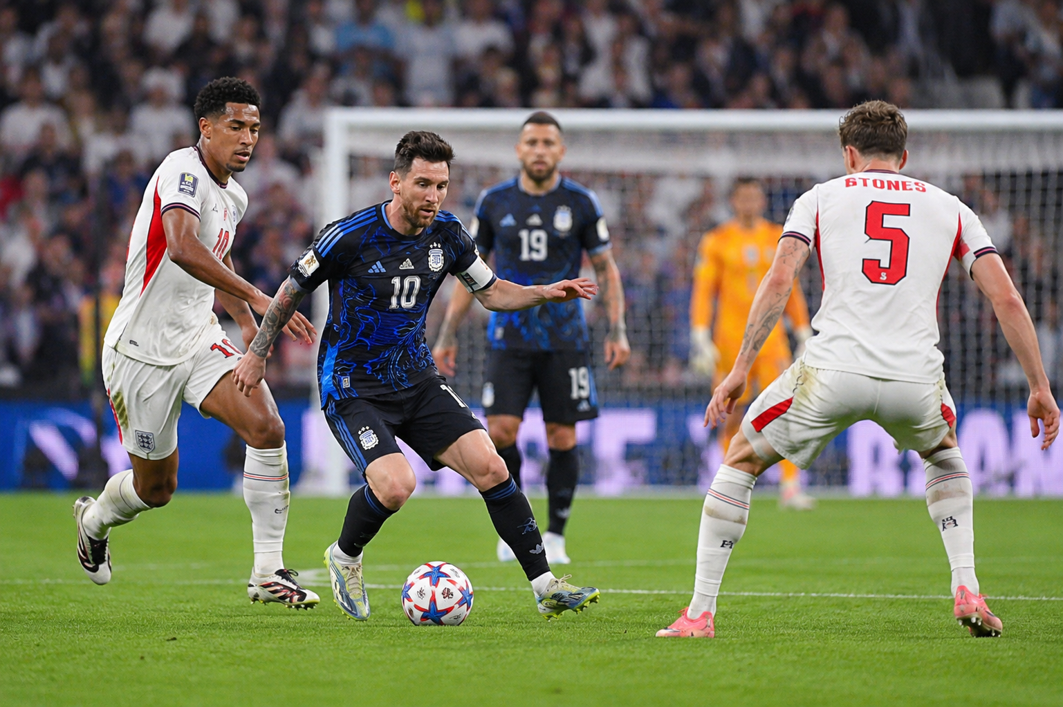 Angleterre – Argentine : à force de reculer, les Three Lions ont fini par céder